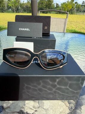 CHANEL Black and Nude Cat-Eye Sunglasses